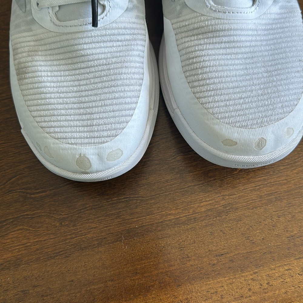 Adidas crazy flight women’s volleyball shoes! 7.5 - Picture 3 of 6